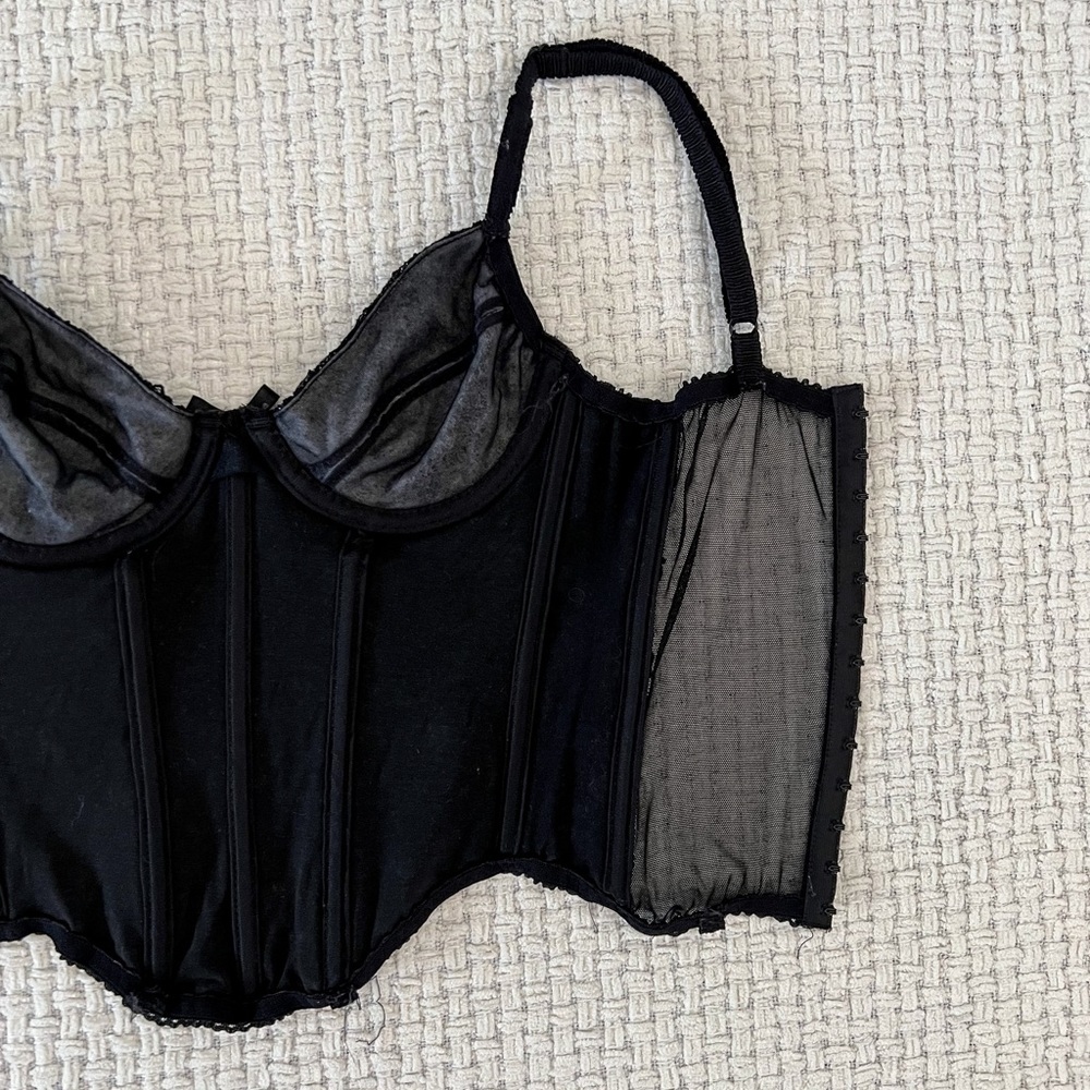 SOLD VINTAGE Black Lace Bustier Crop Top - Picture 7 of 7